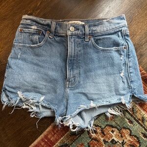 Abercrombie High Rise Mom Short - size 26/2